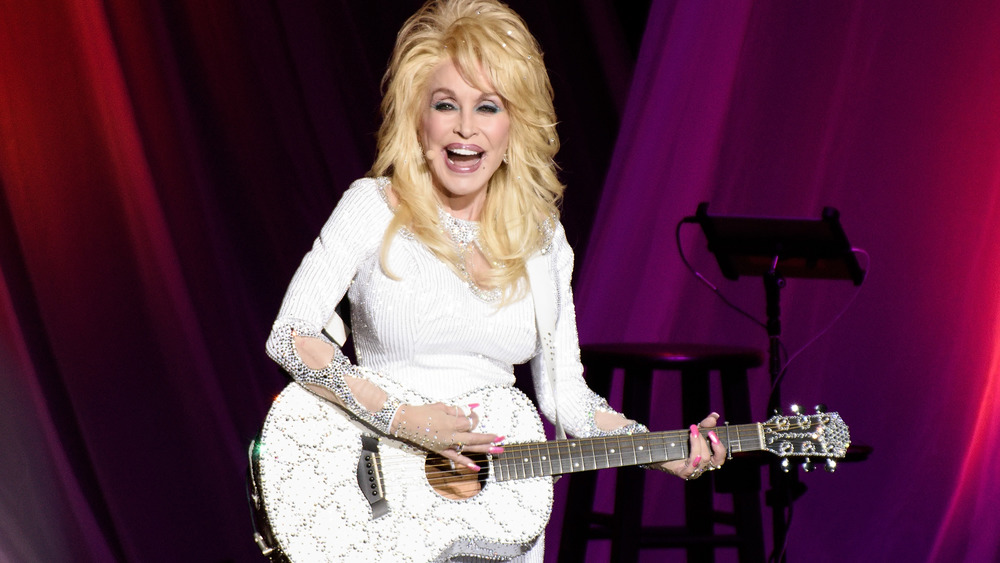 What We Know About The Dolly Parton Holiday Special