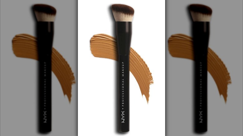 NYX Can't Stop Won't Stop foundation brush 