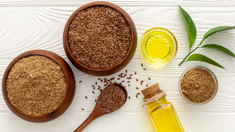 flaxseeds, flaxseed powder and flaxseed oil