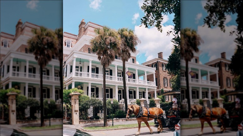 Horse drawn carriage outside 20 South Battery