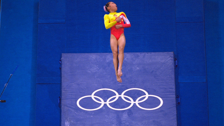 Dong Fangxiao competing 