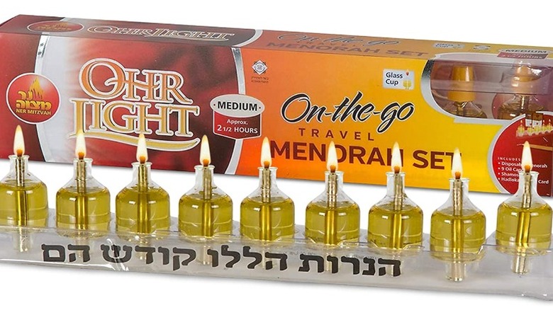 Oil cup travel menorah