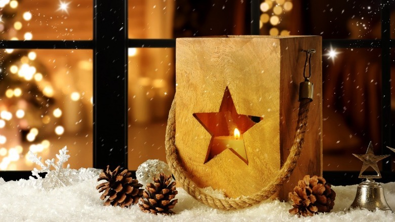 Christmas votive with star cut-out