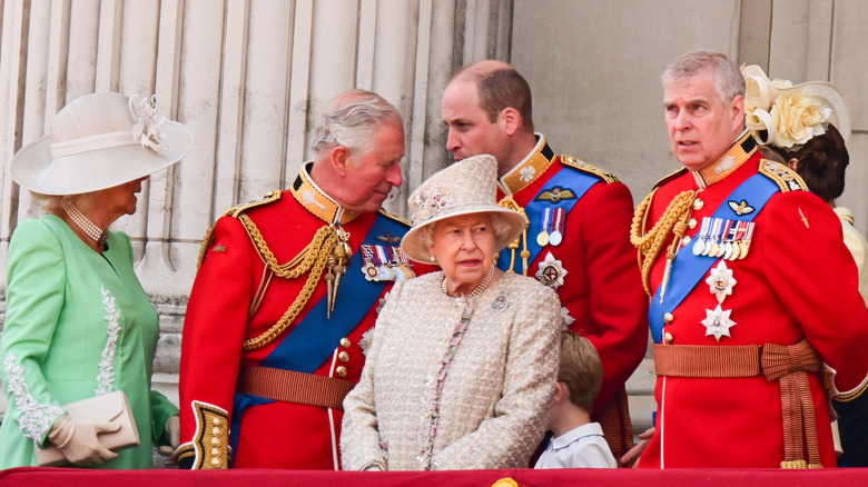 The royal family on balcony 