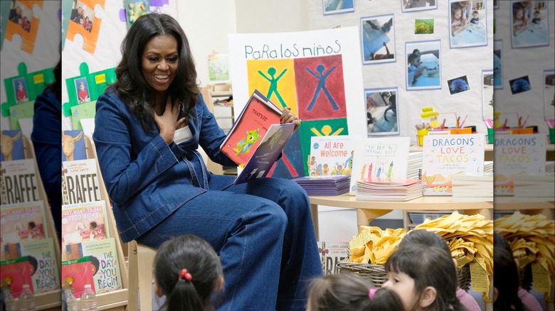 Michelle Obama reading to kids