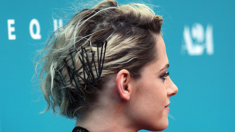 kristen stewart bobby pin hair