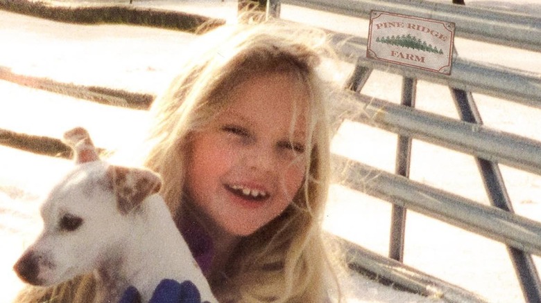 Young Taylor Swift smiling