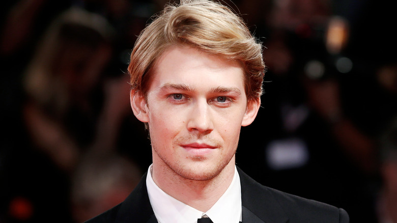 Joe Alwyn posing