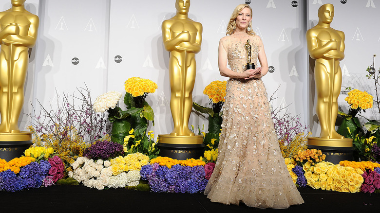 Cate Blancett in Armani at the 2014 Oscars