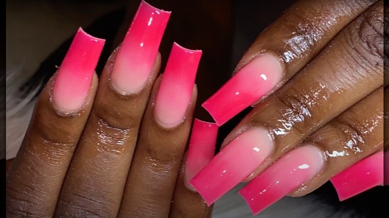 Light pink to hot pink ombré nails with squared tips