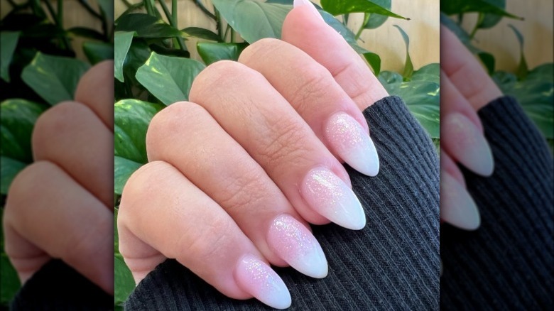 Glittery white-to-pink ombré manicure