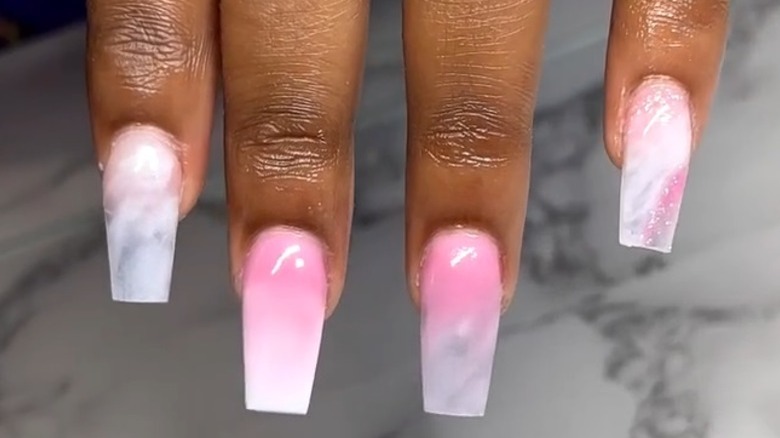 Marbled pink ombré nails with squared edges