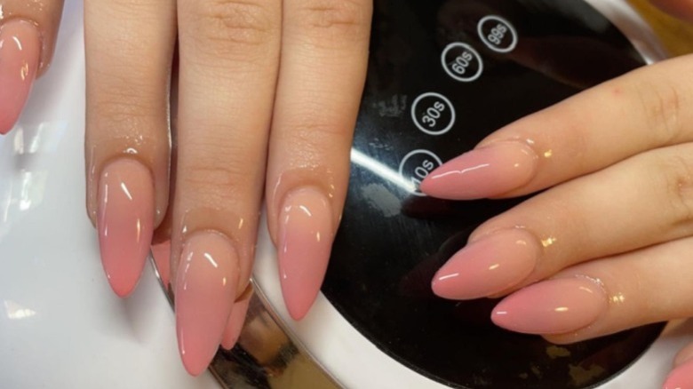 Peachy ombré nails stiletto manicure