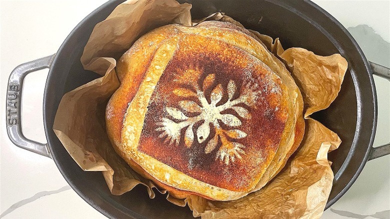 Cast iron pan decorative bread loaf