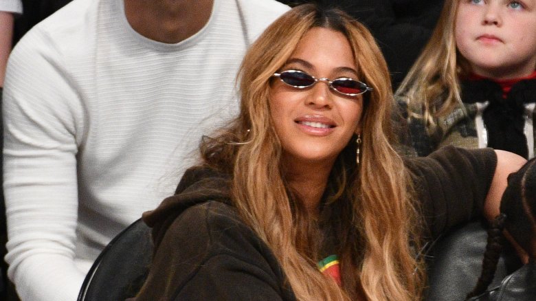 Beyonce tiny sunglasses