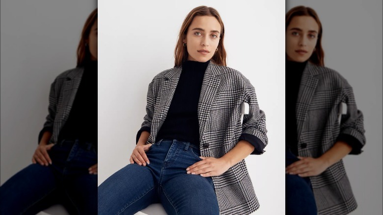 Model wears Madewell oversized blazer with turtleneck