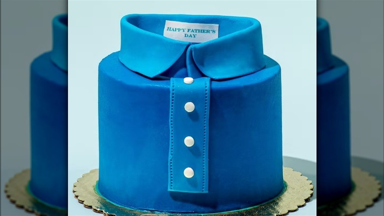 Blue shirt-themed Father's Day cake