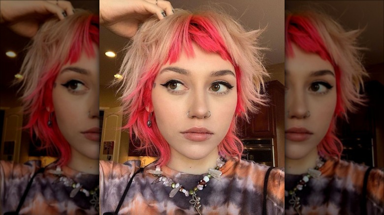 pink face-framing dye