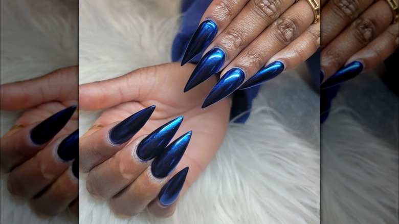 Stiletto chrome blue dip nails