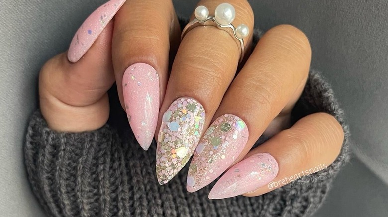 35 Dip Powder Nail Designs And Ideas For Your Next Manicure