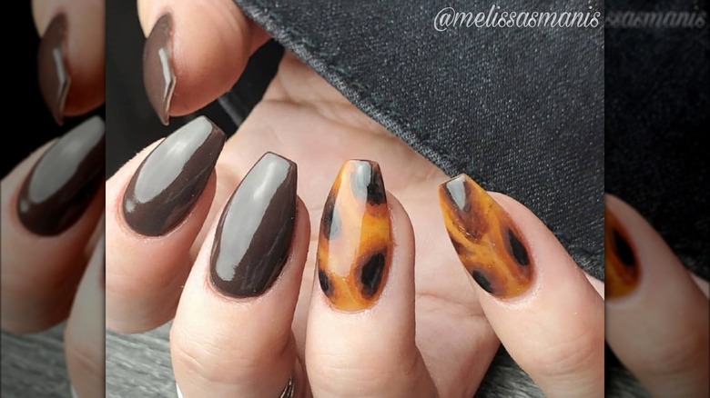 Dip powder tortoiseshell nails