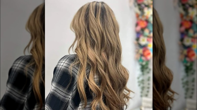 Wavy bronze hair