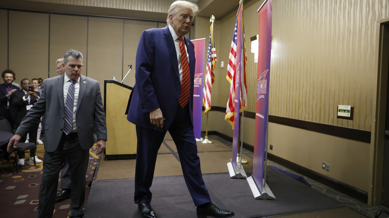 Trump walking on platform January 2024