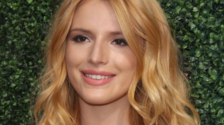 Bella Thorne's blond hair