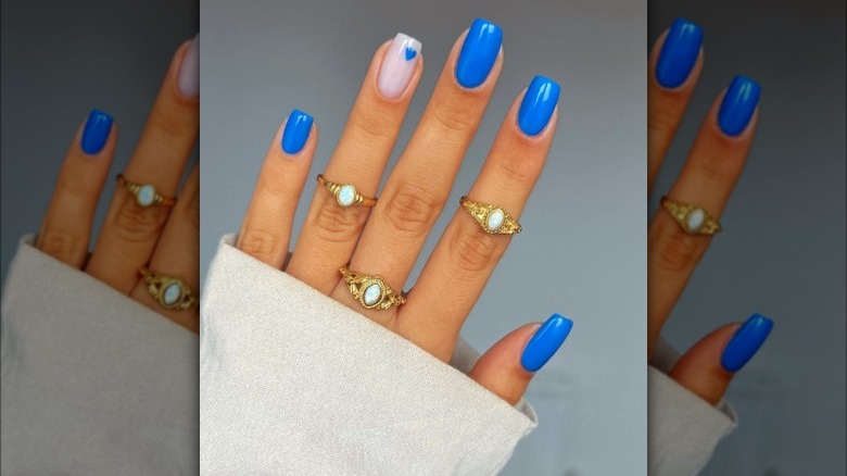 Blue square manicure