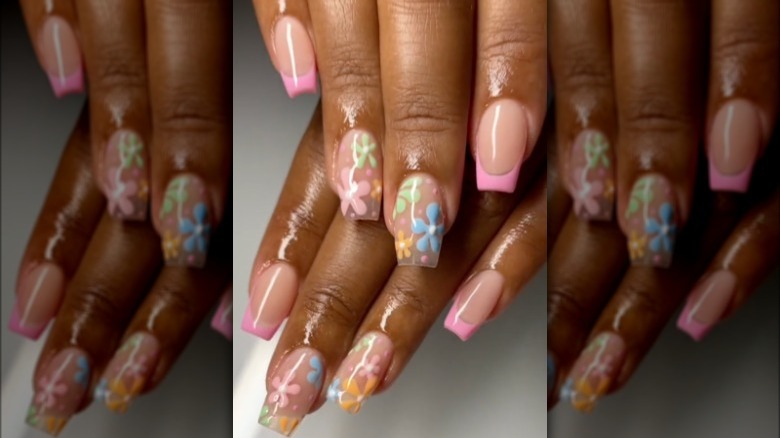 Floral nail design