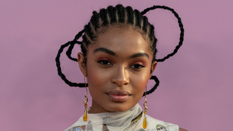 Yara Shahidi posing