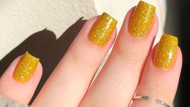 Yellow nails