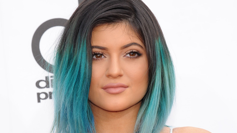 Kylie Jenner with blue hair on the red carpet