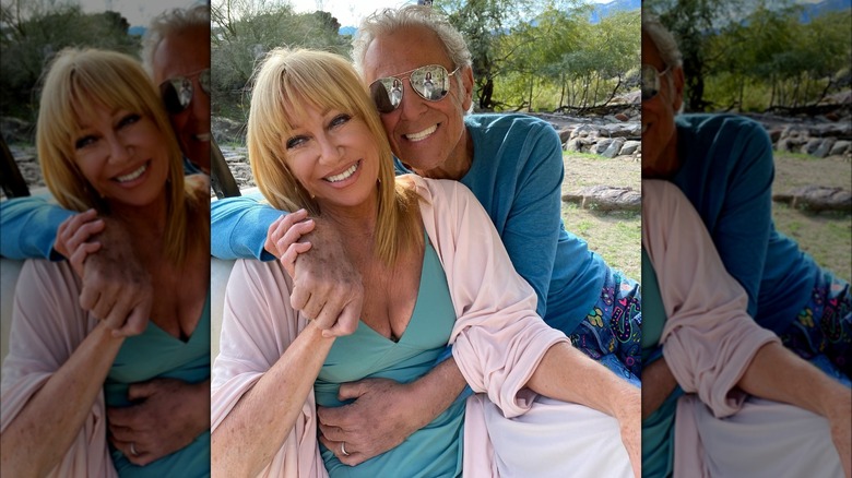 Alan Hamel hugging Suzanne Somers