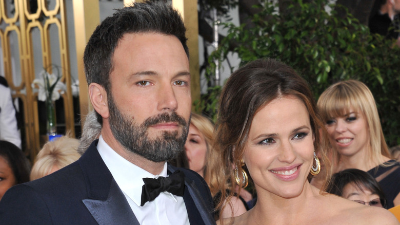 Ben Affleck and Jennifer Garner posing at an event