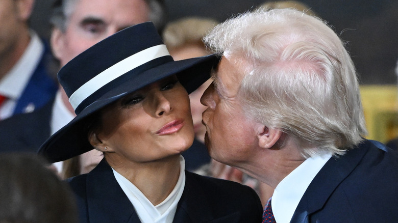 Air kiss between Melania Trump and Donald Trump at the inauguration