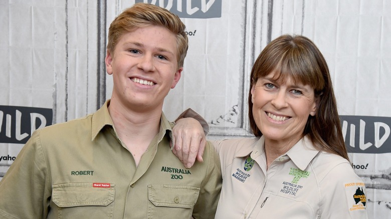 Robert Irwin Terri Irwin smiling