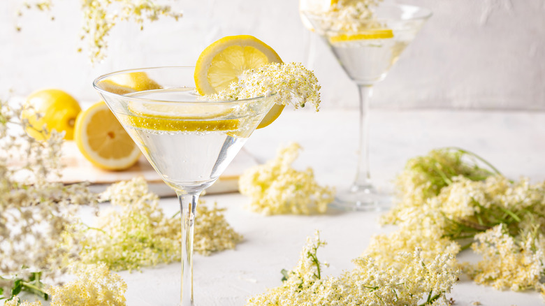 Gin and tonic with elderflower