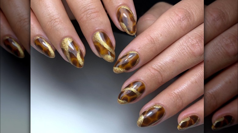 tortoise shell nails with gold accents