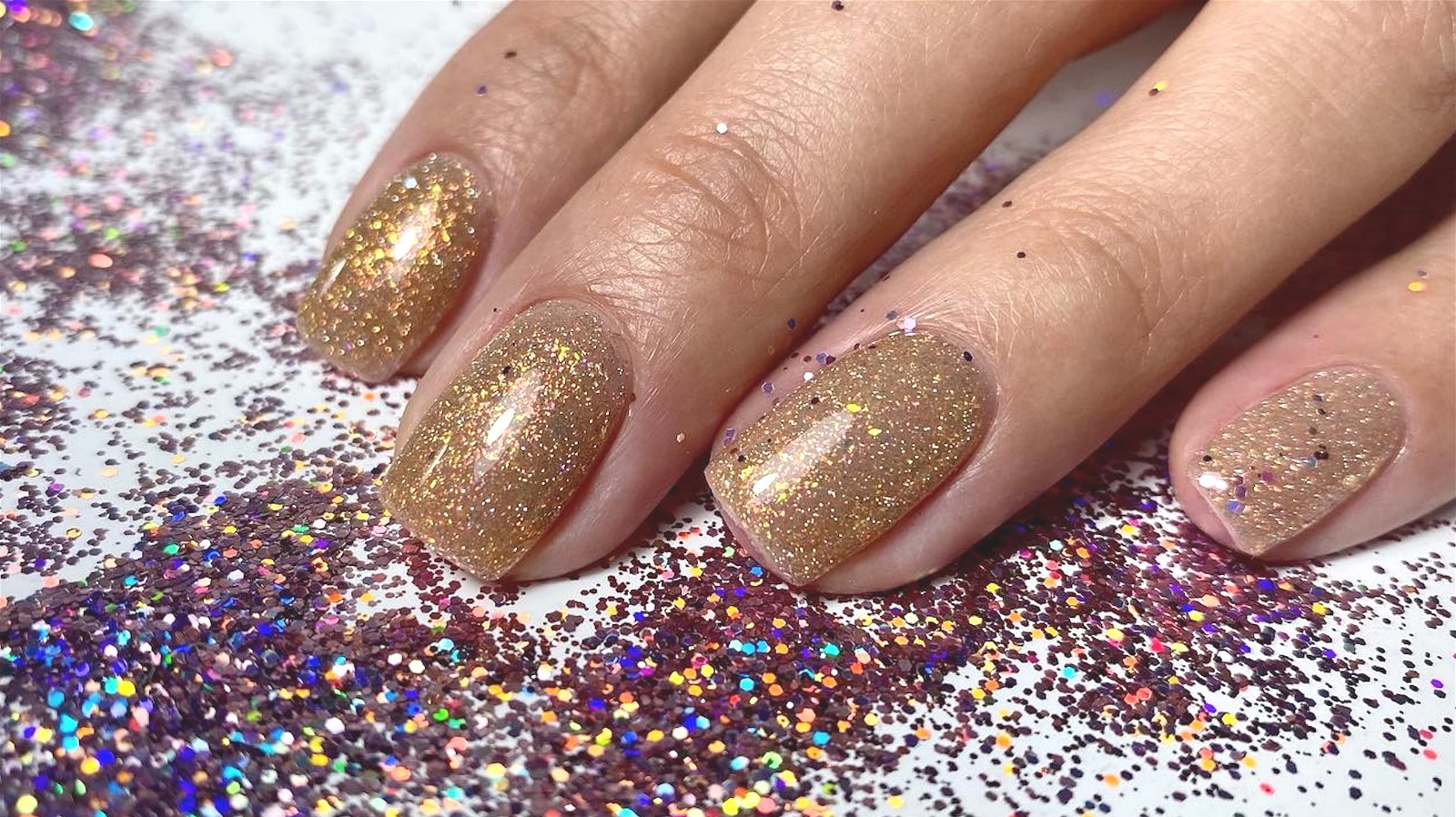 Designer Nail Art Glitter - Holographic Gold LV