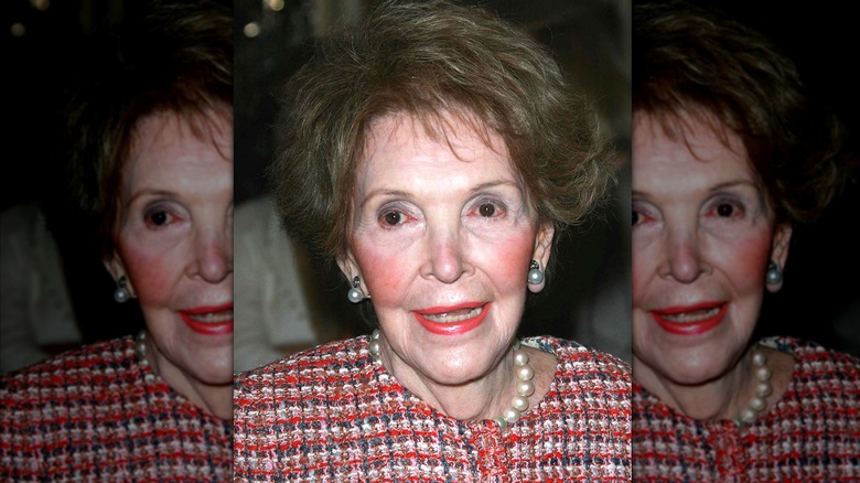 Nancy Reagan wearing a tweed suit in 2007