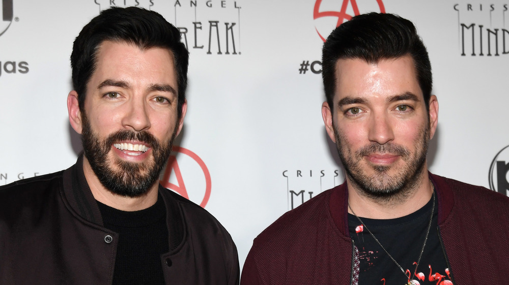 Drew Scott and Jonathan Scott on the red carpet