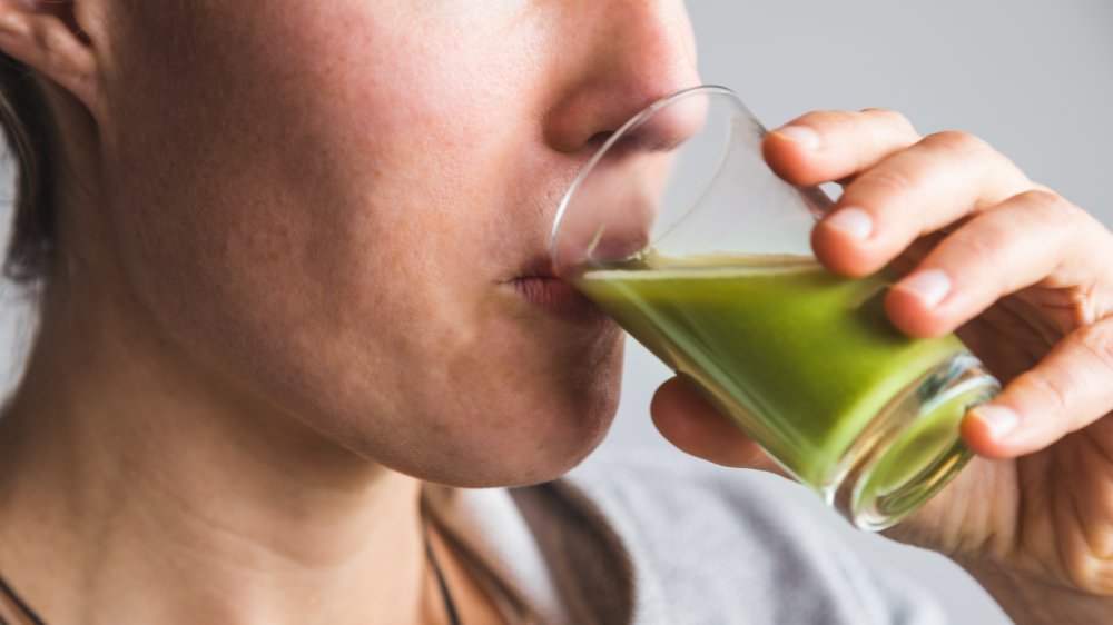 wheatgrass shot, a beverage you should avoid while pregnant