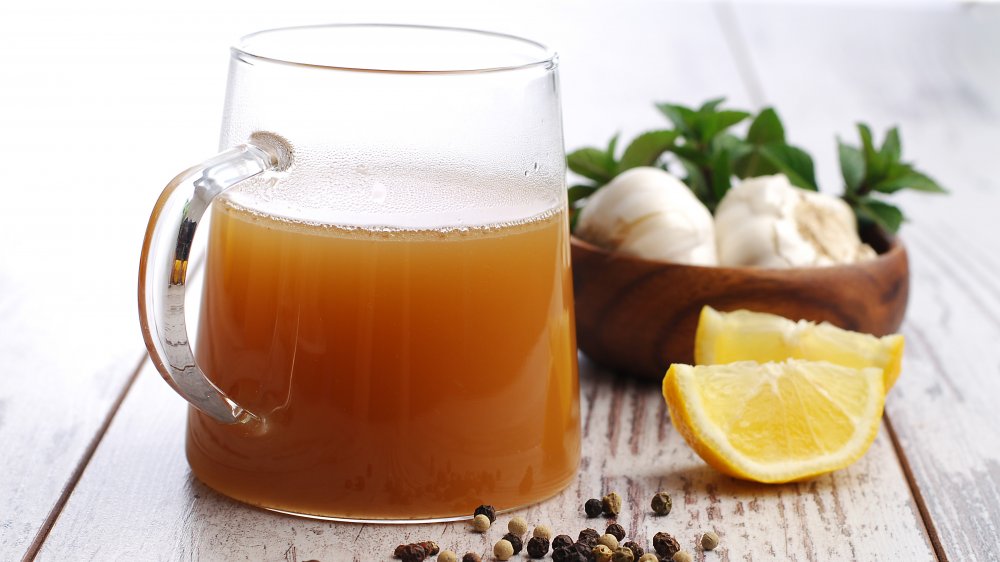 Bone broth, a beverage you should drink while pregnant