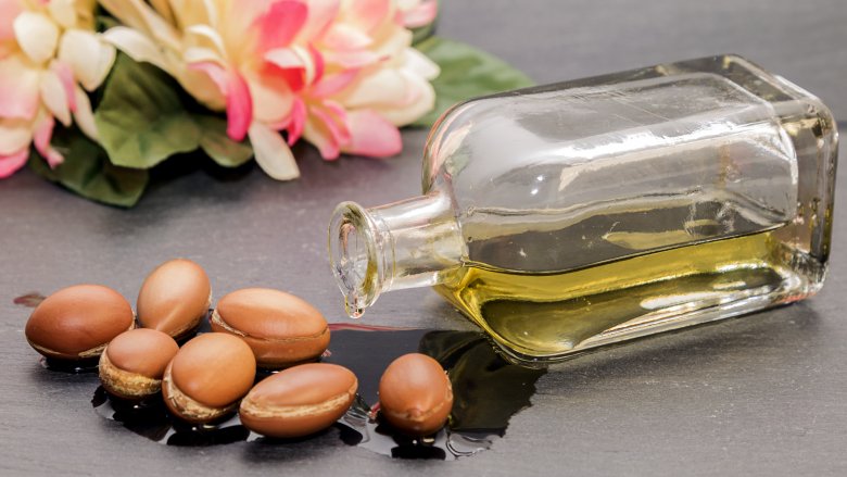 Argan oil and seeds