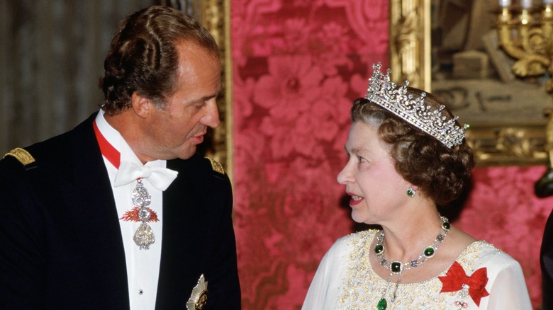 King Juan Carlos I of Spain and Queen Elizabeth II