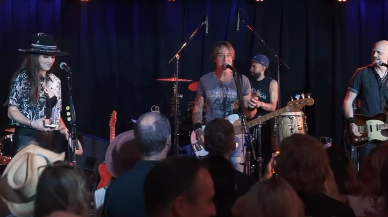 Keith Urban performing at Carol's Pub in Chicago