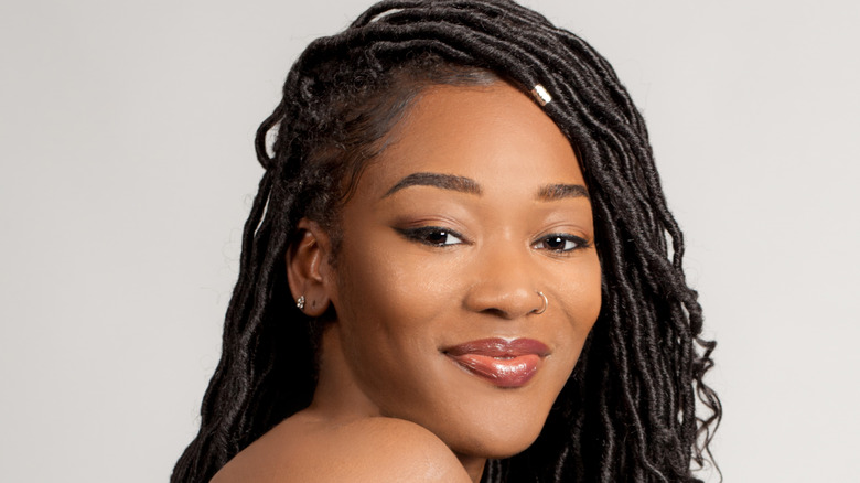 Woman wearing hair in twists