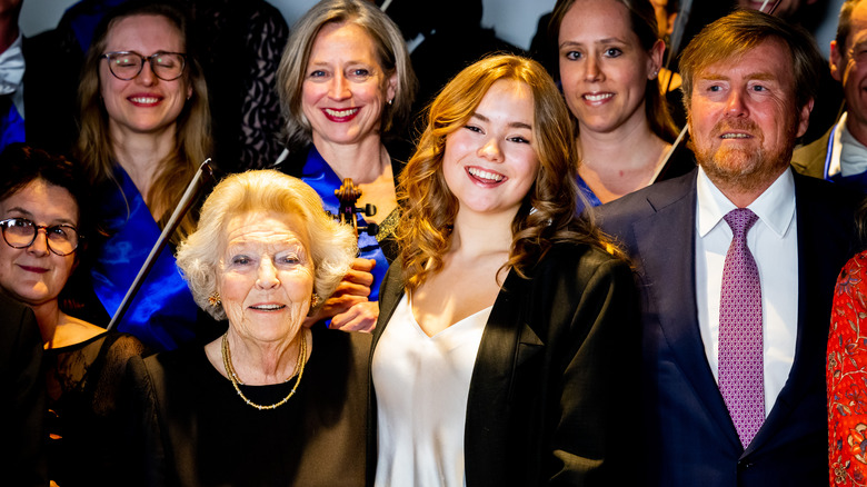 Princess Beatrix poses with family 