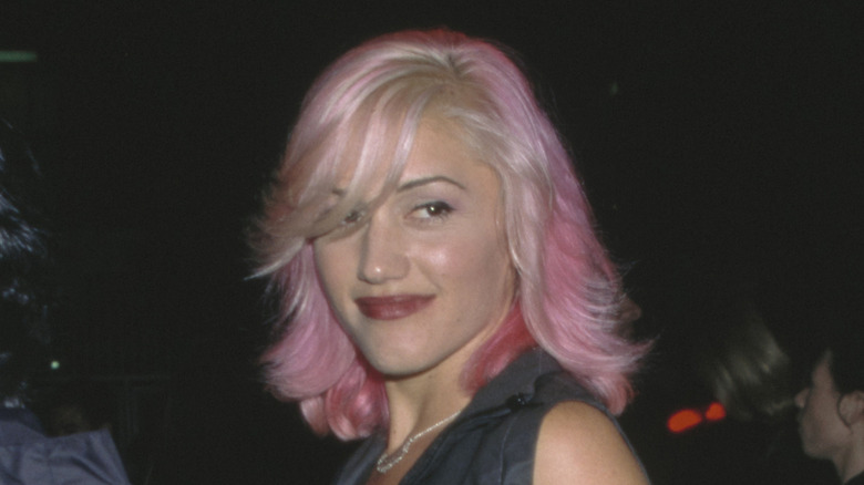 '90s Gwen Stefani with pink hair